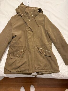 Love Tree Hooded Puffer Jacket in Olive